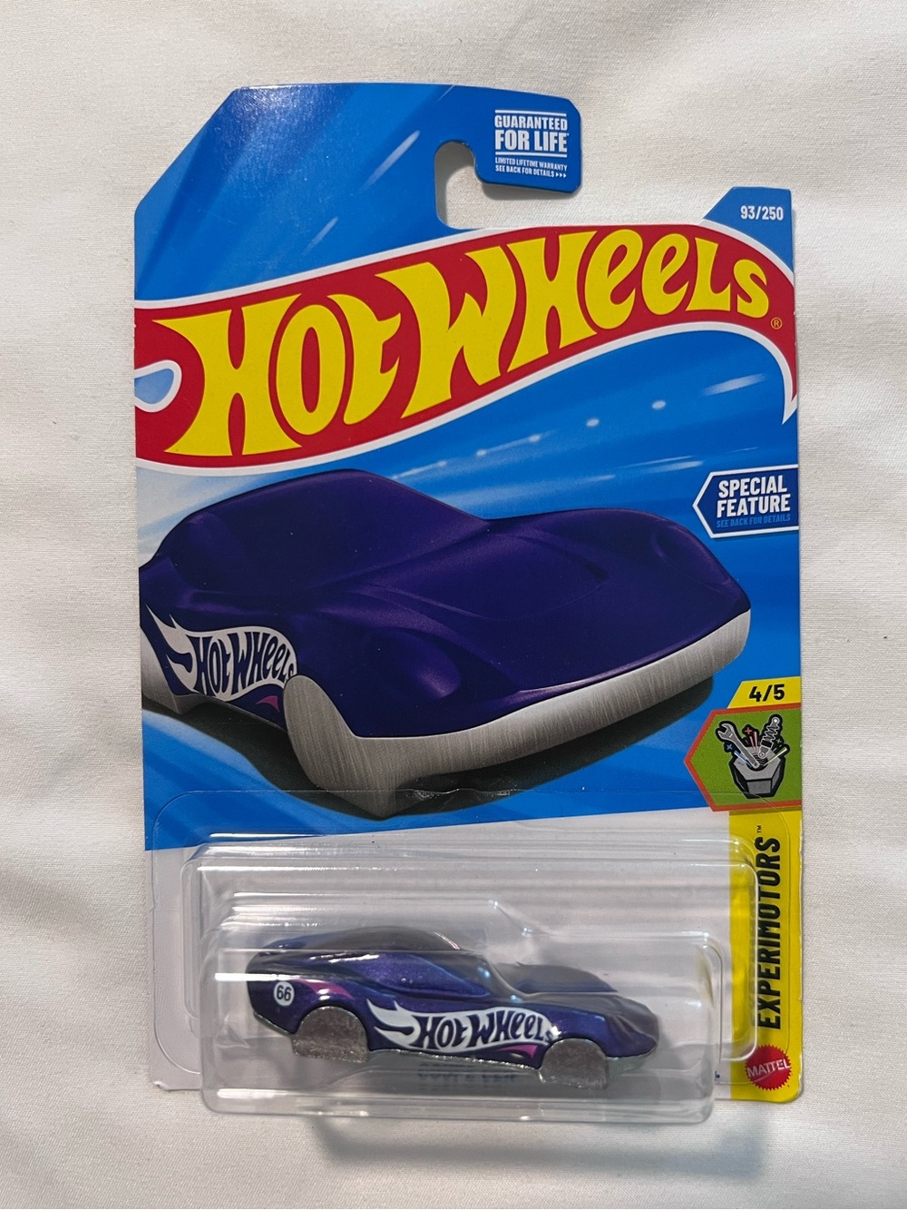 ⭐️3/$15 2026 Hot Wheels Coupé Clip, a purple die-cast keychain clip car